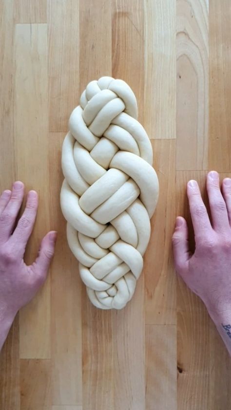 Instagram Round Challah, Basic Bread Recipe, How To Braid, Braided Bread, Challah Bread, Rosh Hashanah, Bakery Bread, Challah, Foodie Recipes