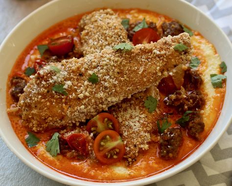 Spicy Oven-Fried Chicken with Cheese Grits and Chorizo Reduction American Fusion Food, Recipes With Chorizo Sausage, Chicken With Cheese, Mexican Fusion, How To Cook Chorizo, Spicy Fried Chicken, Chorizo Recipes, Fusion Dishes, Cheese Grits