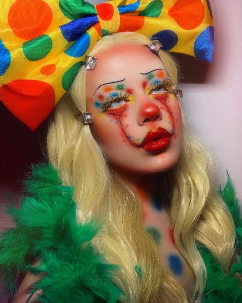 Drag Make-up, Face Paint Makeup, Face Art Makeup, Cute Clown, Halloween Makeup Inspiration, Halloween Tattoo, Alternative Makeup, Cool Makeup Looks, Edgy Makeup