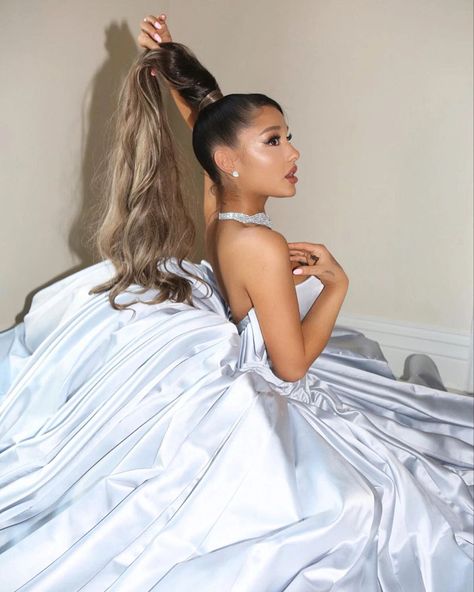 ariana grande in light blue strapless gown Ariana Grande Grammys, Grammy Dresses, Ariana Grande News, Ariana G, Zac Posen, Post Malone, Emma Stone, Celebrity Pictures, Lady Gaga