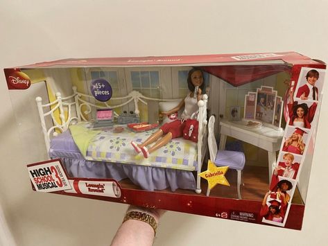 2008 Mattel High School Musical 3 Gabriella Bedroom Loungin Around Set N6871 NEW High School Musical Toys, Disney Princess Room Decor, Disney Princess Room, Princess Room Decor, Disney High Schools, High School Musical 3, Disney High, Mattel Dolls, Princess Room