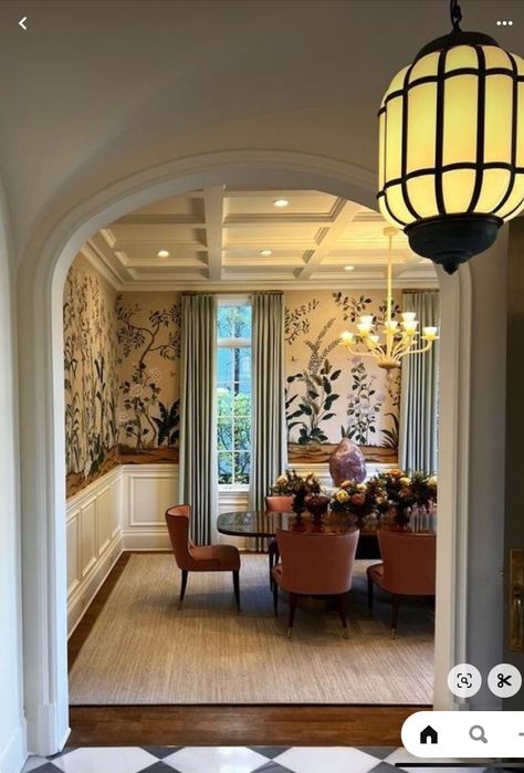 Transitional Formal Dining Room, Southern Living Dining Room, Transitional Colonial, Colonial Entryway, Cozy Dining Room Ideas, Traditional Formal Dining Room, Formal Dining Room Ideas, Dining Room Aesthetic, Colonial Dining Room