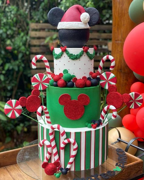 Natal Do Mickey Mouse, Mickeys Christmas Party, Christmas Birthday Cake, Mickey Mouse Christmas Tree, Mickey Mouse Birthday Cake, Mickey Mouse First Birthday, Mickey Cakes, Mickey Mouse Clubhouse Party, Mickey Birthday Party