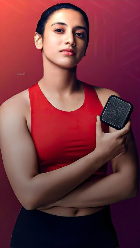 Smriti Mandhana Cute Wallpaper, Cute Paragraphs For Him, Short Inspirational Videos, Smriti Mandhana, Ms Dhoni Photos, Beauty Face Women, Couples Poses For Pictures, Media Content, Sport Girl