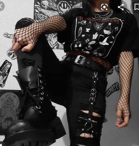 E Girl Outfits, Alt Clothes, Punk Clothing, Aesthetic Grunge Outfit, Tomboy Style Outfits, Punk Outfits, Fishnet Stockings, Like Instagram, Swaggy Outfits