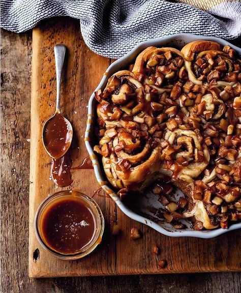 Cinnamon Bun Apple Pie, Bourbon Cinnamon Rolls, Fancy Cinnamon Rolls, Thanksgiving Sourdough, Apple Cinnamon Buns, Apple Sticky Buns, Caramel Apple Cinnamon Rolls, Caramel Sticky Buns, Bourbon Caramel Sauce