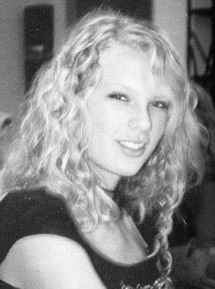 Taylor Swift Yearbook, Taylor Swift High School, High School Yearbook Photos, Yearbook Photo, High School Photos, Yearbook Pictures, Lavender Haze, High School Yearbook, Yearbook Photos