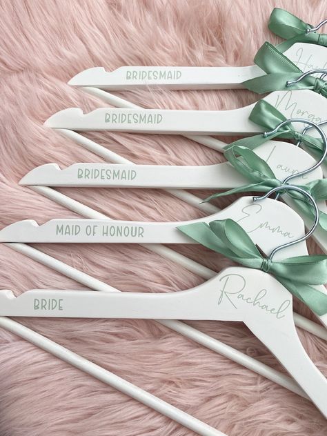 Bridesmaid hangers diy