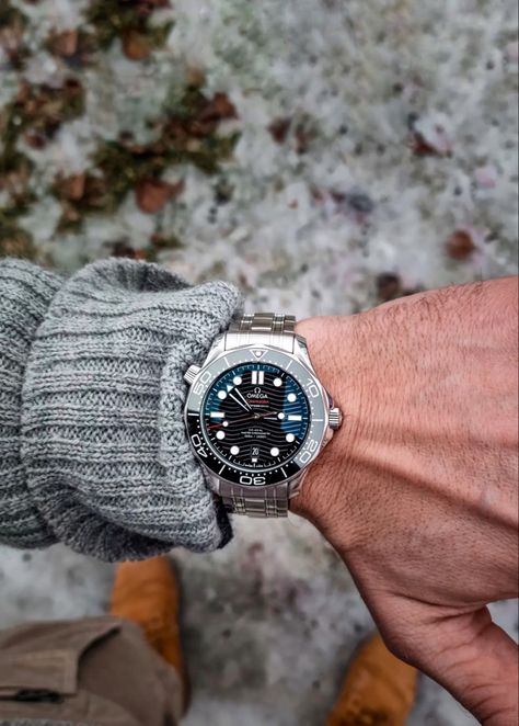 Omega Aesthetic, Omega Watch Mens, Omega Mens Watches, Bike Lamp, Aesthetic Sea, Omega Seamaster Diver 300m, Mens Jewellery, Omega Seamaster Diver, Watches Rolex