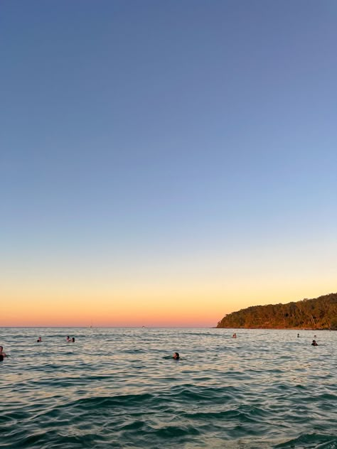 Noosa Aesthetic, Wallpaper Beach Sunset, Beach Sunrise Pictures, Australian Aesthetic, Australian Sunset, Beach Sunset Pictures, Sunset Aesthetic Beach, Aesthetic Beach Sunset, Beach Sunset Aesthetic