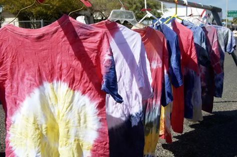 How do I Use Baking Soda Instead of Soda Ash as a Fixer Solution? Advanced Tie Dye Patterns, Cool Tie Dye Patterns, Tie Dye Instructions, Tye And Dye, Diy Tie Dye Shirts, How To Tie Dye, Tie Dye Diy, Batik Shirt, Tie Dye Shirts