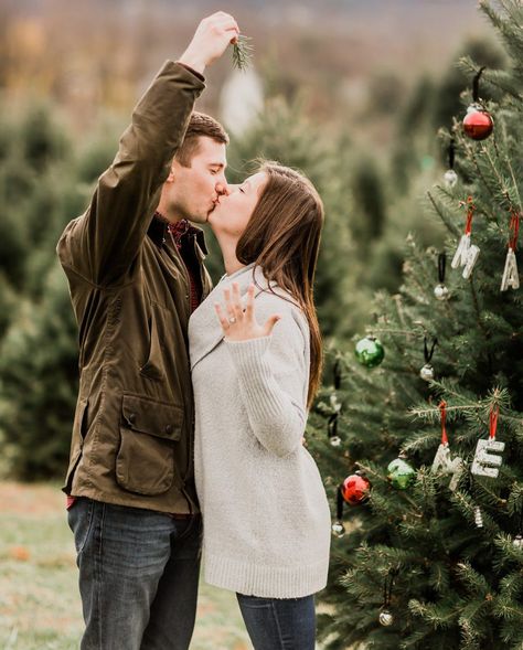 Christmas Engagement Photo Ideas Cute Engagement Announcements, Creative Engagement Announcement, Christmas Engagement Photos, Engagement Announcement Ideas, Jose Villa Photography, Engagement Announcement Photos, Engagement Announcements, Cute Engagement Photos, Couple Engagement Pictures