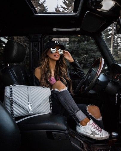 Chanel Combat Boots, Maria Vizuete, Combat Boot Outfits, Mia Mia Mine, Mia Mia, Fresh Outfits, Photographie Inspo, Foto Casual, Foto Poses