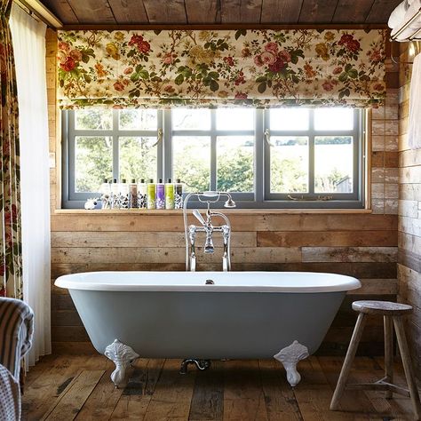 Soho Farmhouse bathroom with freestanding bath Soho House Hotel, Soho Farmhouse, Loft Interior, Country Hotel, Farm Cottage, Interior Design Rustic, Cosy Living Room, Beach Cottage Style, Uk Homes