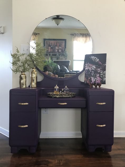 Vanity Flip Ideas, Waterfall Vanity Makeover Vintage, Refurbished Vanity Ideas, Old Vanity Makeover, Waterfall Vanity Makeover, Makeup Vanity Makeover, Vanity Flip, Art Deco Waterfall Vanity, Refurbished Vanity