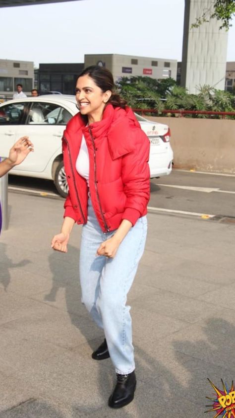 Deepika Padukone In Jeans, Dipeeka Padukone, Shirt Design Girl, Heart Dp, Rainy Outfit, Office Wears, How To Wear Jeans, Dipika Padukone, Trip Photography