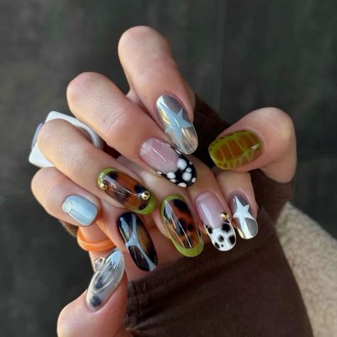 Nails Aura, Aesthetic Nail Art, Color Graffiti, Graffiti Nails, Aesthetic Nail, Punk Nails, Custom Press On Nails, Nails Gel Nails, Really Cute Nails