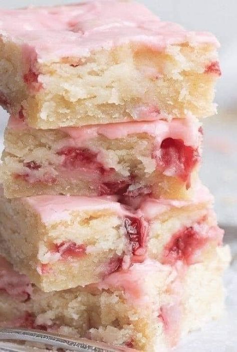 Cindy's Recipes and Awesomeness | Strawberry Lemon Blondies | Facebook Strawberry Lemon Blondies, Lemon Blondies, Sweets For Diabetics, Apple Cinnamon Rolls, Strawberry Glaze, Mama Recipe, Small Food Processor, Strawberry Lemon, Strawberry Puree