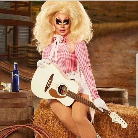 Best Drag Queens, Rupaul Drag Queen, Trixie Mattel, Trixie And Katya, Valley Girls, Rupaul Drag, Beauty Shots, Rupauls Drag Race, Rupaul