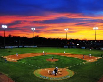 Ut Arlington, Field Drawing, Baseball Couples, Baseball Painting, Baseball Jersey Women, Baseball Crafts, Art 101, Damn Yankees, Baseball Pictures