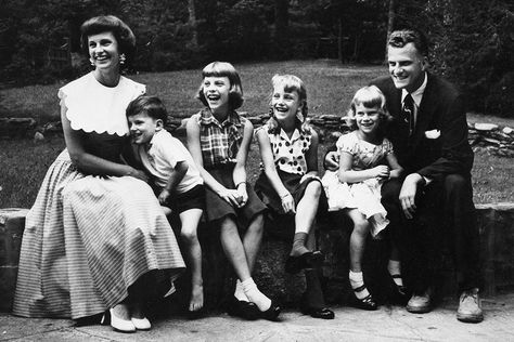 5 Truths on Prodigals from Ruth Bell Graham Ruth Bell Graham, Billy Graham Family, Ruth Graham, Billy Graham Quotes, Billy Graham Library, Rev Billy Graham, Prayer For Our Children, Anne Graham Lotz, Franklin Graham