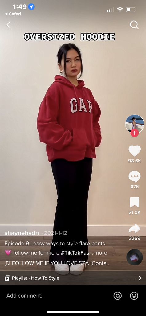 Gap Sweatshirt Outfit Aesthetic, Hoodie With Flared Pants, Flare Pants Oversized Shirt, Hoodie Gap, Gap Sweatshirt, Aesthetic Fonts, Downtown Girl, Sweatshirt Outfit, Flared Pants