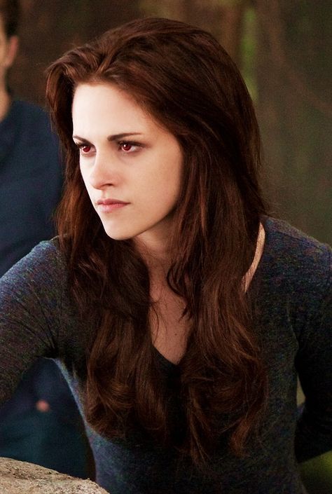 Vampire Hair, Kristen Stewart Hair, Kristen Stewart Twilight, Twilight Saga Breaking Dawn, Bella Cullen, Twilight Breaking Dawn, Breaking Dawn Part 2, Twilight Photos, Twilight New Moon