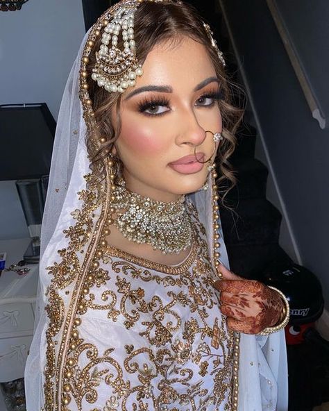 Bridal Make Up Pakistani Bride Makeup, Nikkah Makeup Looks Pakistani, South Asian Bridal Makeup, Nikkah Makeup Looks, Desi Wedding Makeup, Pakistani Wedding Makeup, Bridal Makeup Pakistani, Desi Bride Makeup, Nikkah Hair