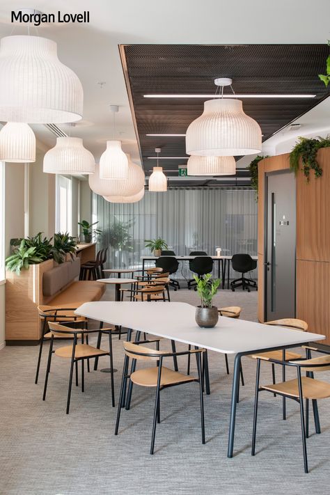 Biophilic office design inspiration. Workplace Collaboration Spaces, Flexible Working Space, Collaboration Space Office, Co Working Space Design, Biophilic Office Design, Lavender Office, Office Collaboration Area, Collaboration Space Design, Office Collaboration Space