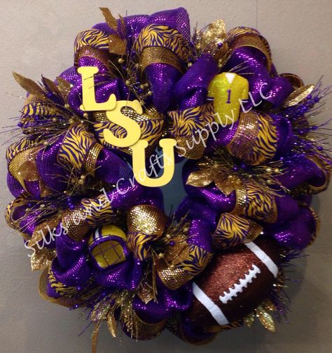 Lsu wreath Sister Crafts, Sports Wreaths, Football Wreath, Vine Wreath, Deco Wreaths, Handmade Wreaths, Wreath Crafts, Deco Mesh Wreaths, Beautiful Wreath