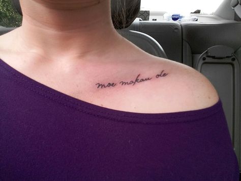 First tattoo today! It says moe makau ole meaning "dream without fear" in hawaiian Hawaiian Quotes Tattoo, Hawaiian Words Tattoo, Hawaiian Sayings Tattoo, Hawaiian Tattoos For Women Meaning, Maui Tattoo, Hawaiian Tattoos, Borneo Tattoo, Cursive Tattoos, Small Quote Tattoos