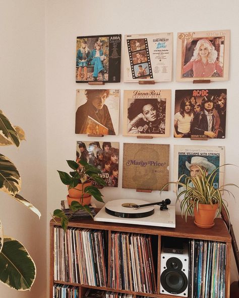 Record Room, Interior Vintage, Retro Room, Vintage Room Decor, Decor Shabby Chic, Vinyl Record Storage, Room Deco, Vintage Room, Decoration Inspiration