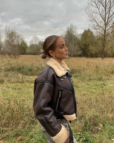 Liz Kaeber on Instagram: “It’s an autumn thing🍂 #ootd #nature #love” Winter Faux Leather Belted Outerwear, Winter Belted Faux Leather Outerwear, Trendy Biker Jacket With Padded Collar For Fall, Trendy Leather Jacket With Padded Collar For Fall, Edgy Belted Biker Jacket For Winter, Retro Winter Biker Jacket With Zipper Closure, Edgy Belted Outerwear For Fall, Edgy Belted Fall Outerwear, Retro Belted Outerwear For Fall