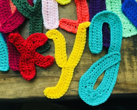 Crochet Alphabet: Letters X, Y and Z - The Burgundy Basket Crochet Letters Pattern Free, Crocheted Appliques, Crochet Alphabet Letters, Crochet Letters Pattern, Crochet Appliqué, Crochet Alphabet, Crochet Letters, Crochet Applique Patterns Free, Crochet Appliques