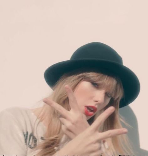 22 By Taylor Swift, Red + Core + Aesthetic, 22 Taylor Swift, Never Ever Getting Back Together, 22 Taylor, Taylor Swift Photoshoot, Taylor Swift 22, Loving Him Was Red, Taylor Swift Party