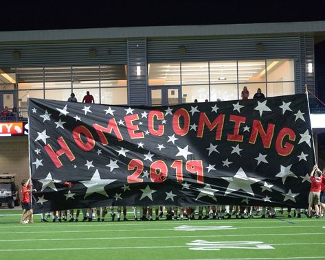 School Homecoming Decorations, Football Banners Run Through Homecoming, Homecoming Football Signs, Homecoming Run Through Signs Football, Homecoming Banners Football, Football Run Through Signs High School, Football Spirit Signs, Senior Signs, Homecoming Banner