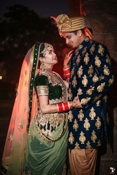 Wedding Couple Suit, Cupal Photo Shoot Wedding, Sequinned Lehenga, Couple Shoot Wedding, Hindu Wedding Photos, विवाह की दुल्हन, Wedding Photography India, शादी की तस्वीरें, Candid Couple