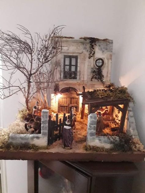 Christmas Nativity Scene Display, Nativity Scene Diy, Nativity Scene Display, Diy Nativity, Fallout 76, Christmas Nativity Scene, Belem, Christmas Nativity, Diy Christmas Tree