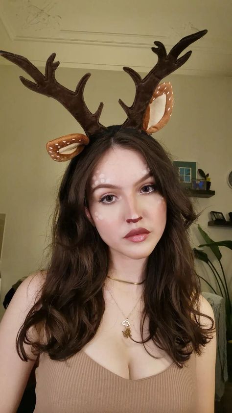 Reindeer Makeup Look, Deer Inspired Makeup, Rain Deer Makeup, Reindeer Costume Women, Doe Makeup Halloween, Simple Deer Makeup, Reindeer Makeup Simple, Makeup Costume Halloween, Deer Costume Women