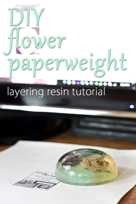 Diy Paperweights, Layering Resin, Resin Baubles, Paper Weights Diy, Thrifted Art, Diy Resin Flowers, Diy Resin Casting, Dandelion Paperweight, Resin Crafting