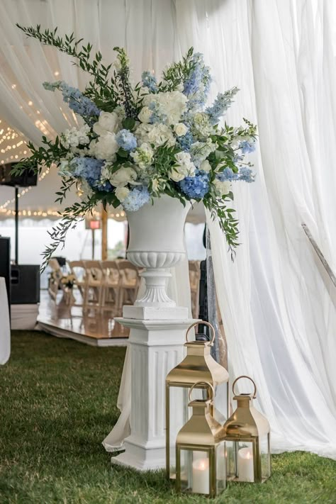 Marble House Newport, White Wedding Flower Arrangements, White Wedding Florals, Blue Flower Arrangements, Inexpensive Wedding Flowers, Blue Hydrangea Wedding, Blue Wedding Decorations, Blue And White Wedding, Blue White Weddings