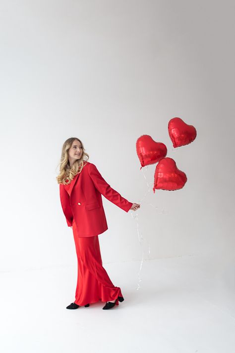 Valentine day, red heards, red balloons, red dress, preaty woman, photoshoot Valentines Fashion Photoshoot, Red And White Photoshoot, Womens Day Photoshoot, Red Studio Photoshoot, Valentines Day Photoshoot Ideas Women, Valentines Day Shoot Photoshoot, Valentines Day Studio Photoshoot, Valentine Poses, Valentine Shoot Ideas Photoshoot