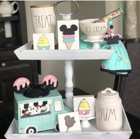 Disney Dining Room Decor, Disney Tiered Tray Decor, Disney Teacher, Disney Decorations, Projet Cricut, Casa Disney, Mickey Kitchen, Mickey Mouse Decorations, Disney Diy Crafts