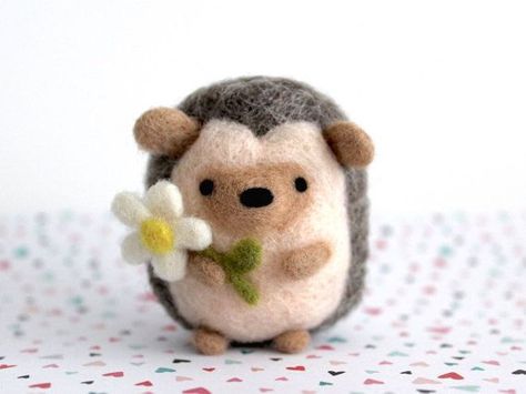 25+ best ideas about Wool needle felting on Pinterest | Needle ... Felted Hedgehog, Diy Laine, Piskel Art, Hedgehog Gifts, Needle Felting Diy, Needle Felting Tutorials, Needle Felting Kits, Needle Felting Projects, Felting Tutorials