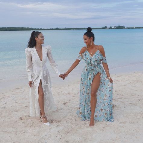 When you find a ween you never let go @shaninamshaik #MyQueenShween 👰🏻Dress: @windsorstore📷: @jencooperphoto Natalie Halcro, Flowered Dress, Never Let Go, Travel Dress, Latest African Fashion Dresses, Black Women Fashion, Looks Chic, Beachwear For Women, Fall Fashion Trends