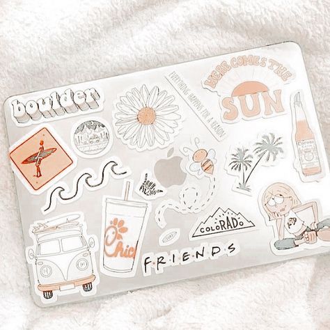 Preppy Laptop Case, Chromebook Stickers Ideas, Computer Stickers Ideas, Computer Stickers Aesthetic, Preppy Computer, Beachy Stickers, Macbook Case Stickers, Stiker Macbook, Aesthetic Butterflies