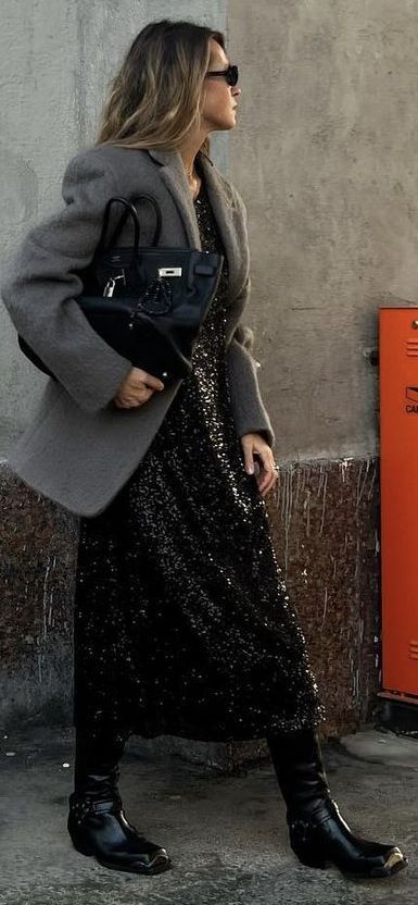 Street Style 2023, Style 2023, Playing Dress Up, Sequin Skirt, Women's Fashion, Dress Up, Street Style, My Style, Boots