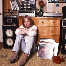 Tom Petty, Rock Icon Who Led the Heartbreakers, Dead at 66 Tom Petty 70s, Jane Benyo, Road Trip Music, Traveling Wilburys, Travelling Wilburys, 80s Celebrities, Music Friends, Tom Petty, Die Young