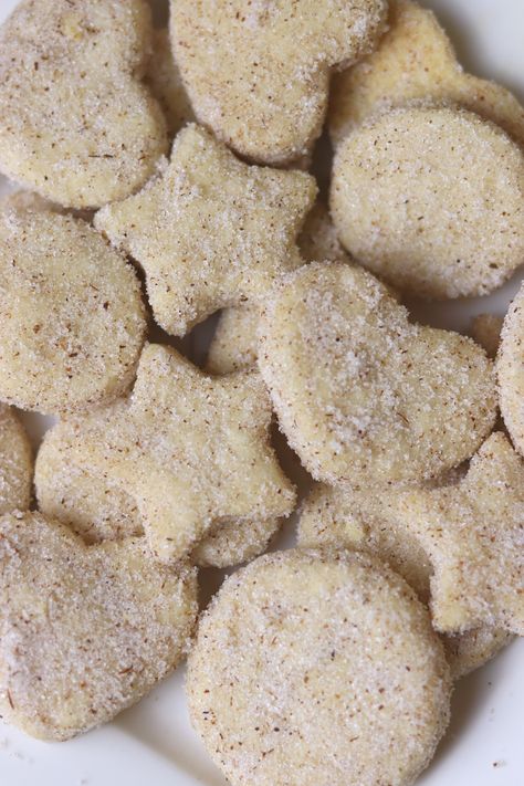 Hojarascas (Cinnamon Shortbread Cookies) - La Saucy Kitchen Mexican Sugar Cookies Recipe, Hojarascas Recipe, Wafer Recipe, Mexican Cookies Recipes, Mexican Dessert Recipes Easy, Best Butter Cookie Recipe, Cinnamon Shortbread, Mexican Wedding Cookies Recipes, Mexican Cookies