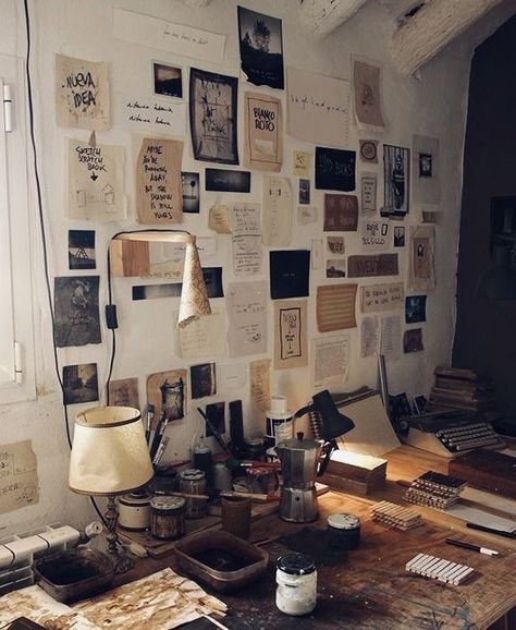 Academia Room Ideas, Dark Academia Fall, Dark Academia Room Ideas, Fall Academia, Dark Academia Room, Academia Room, Aesthetic Rooms, Pretty Room, Dreamy Room